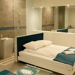 Mirror Apartment